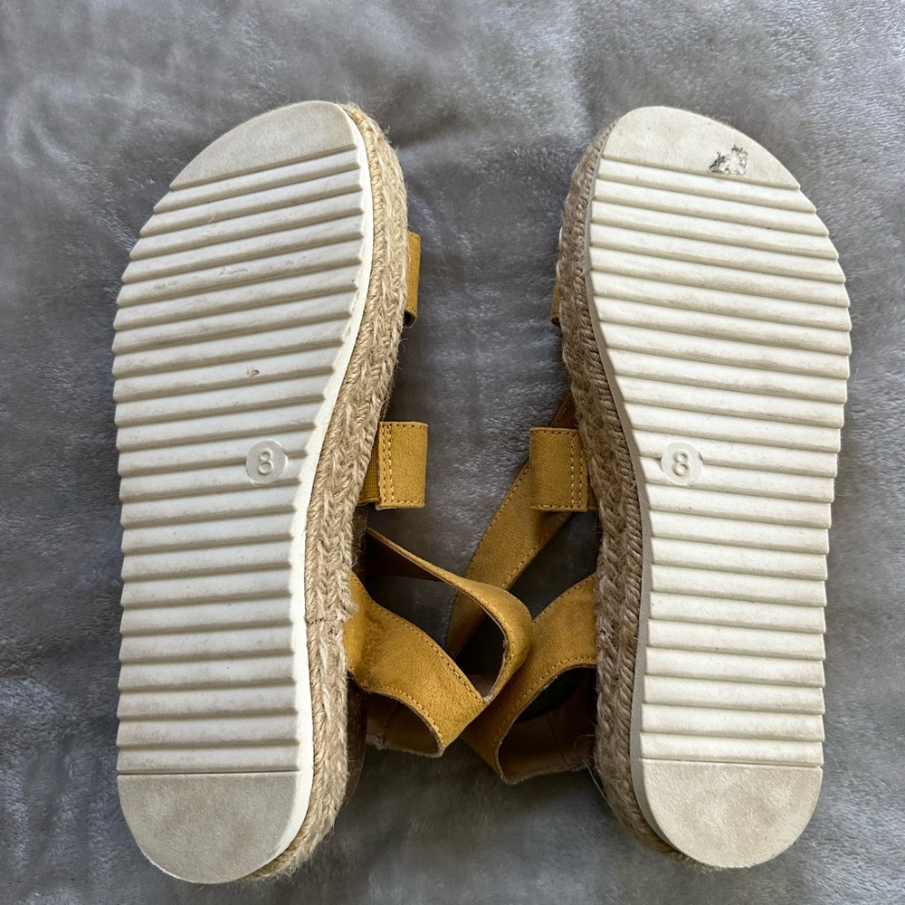 Universal Thread Yellow Sandals - Picture 4 of 5
